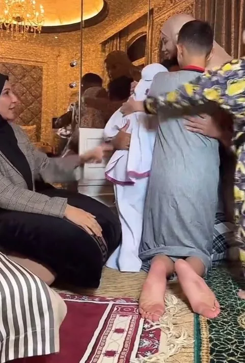 "Raudhah Paling Memahami…" Aliff Syukri Sampaikan Nasihat, Gelagat Anak Jadi Tumpuan Ramai 20 “Raudhah Paling Memahami…” Aliff Syukri Sampaikan Nasihat, Gelagat Anak Jadi Tumpuan Ramai