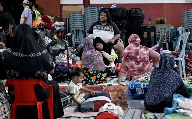 Tangisan Cemas Ketika Banjir Perak – “Ayah Baca Doa, Tolong Dah Sampai Sini Dah…” Buat Ramai Sebak