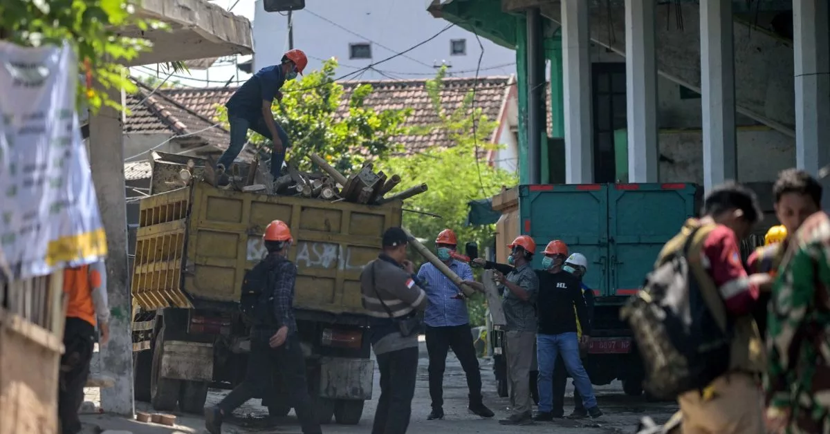 Tragedi Menyayat Hati: 54 Pelajar Tahfiz Terkorban Dalam Runtuhan Bangunan Di Indonesia 19 Tragedi Menyayat Hati: 54 Pelajar Tahfiz Terkorban Dalam Runtuhan Bangunan Di Indonesia