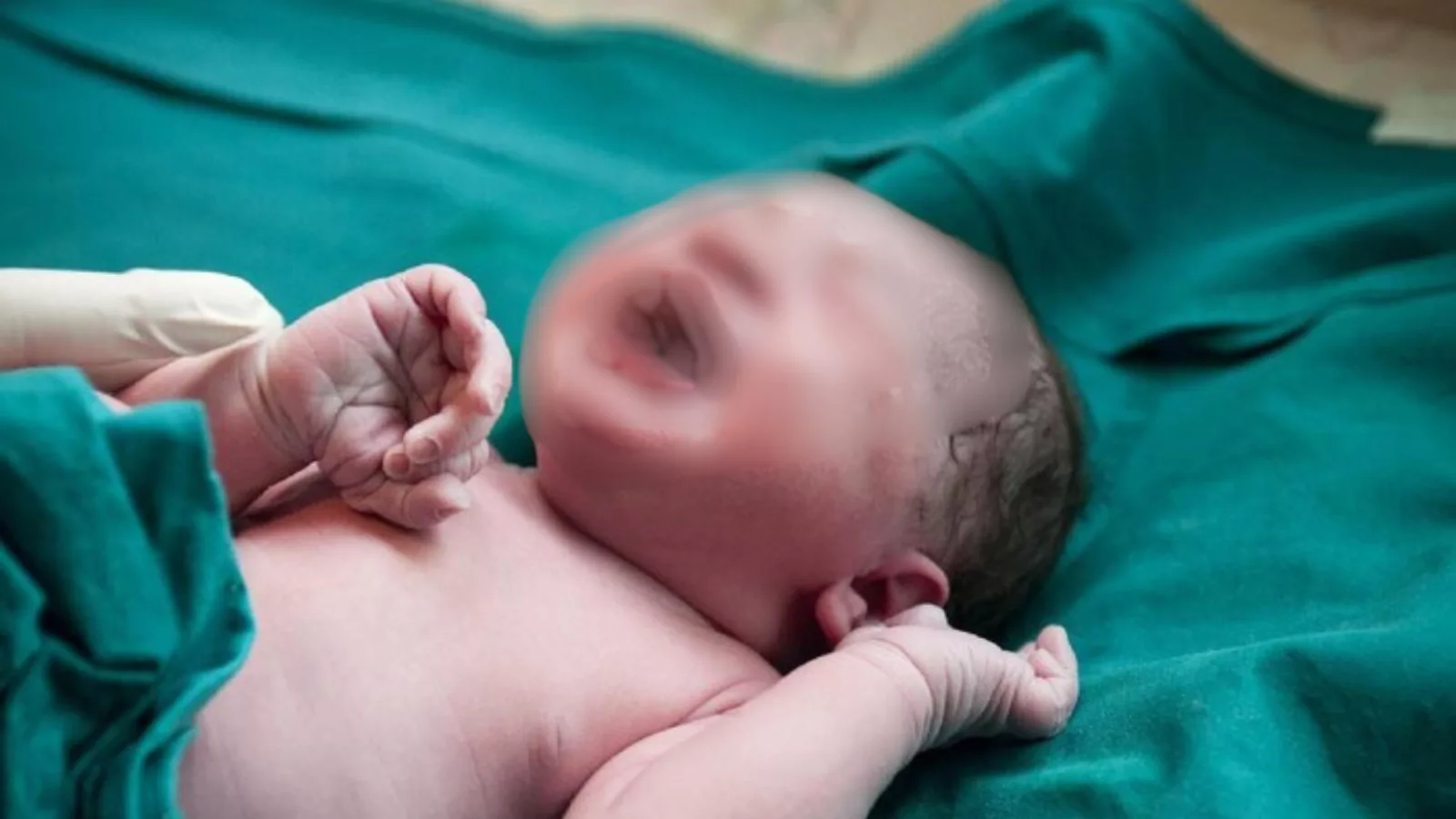 Tertukar Sejak Lahir, Lelaki Jepun Dibesarkan Dalam Keluarga Miskin Menang Saman RM1 Juta Terhadap Hospital