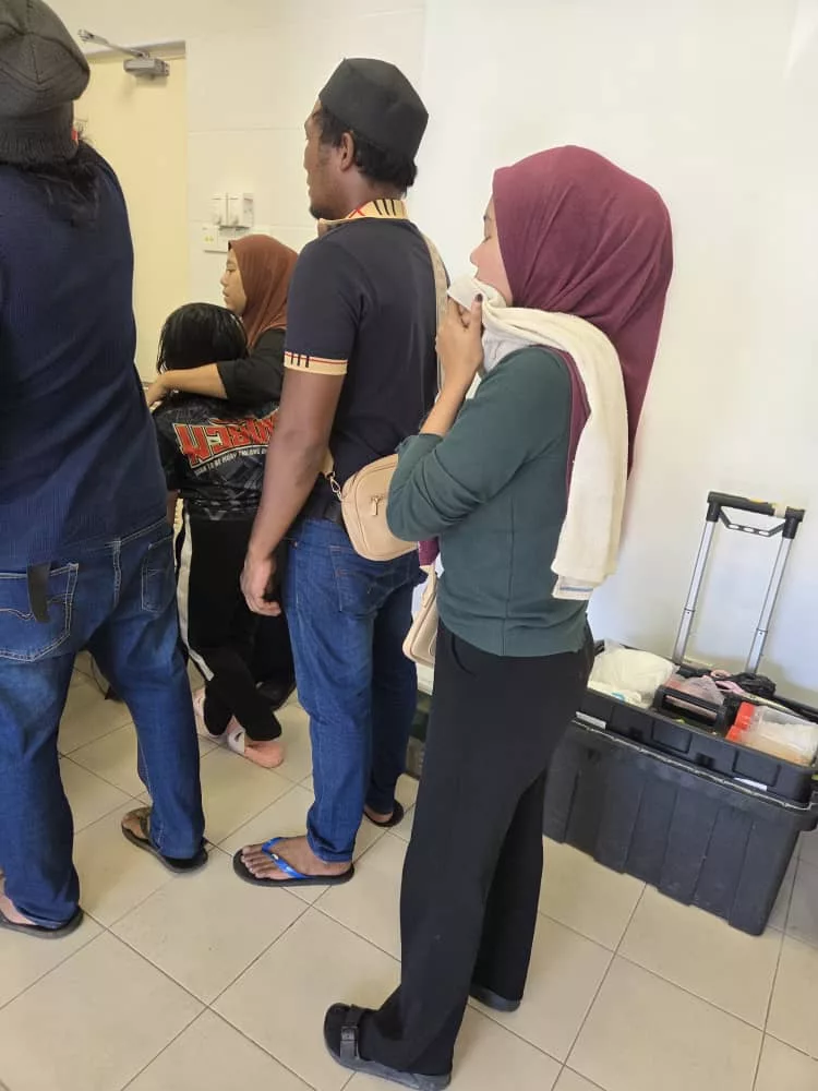 Ibu Tak Sangka, Tiang Pagar Rumah Sendiri Ragut Nyawa Anak 2 Tahun 21 Ibu Tak Sangka, Tiang Pagar Rumah Sendiri Ragut Nyawa Anak 2 Tahun