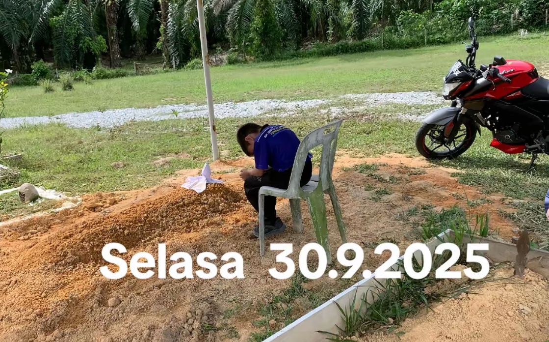 Setiap Hari Kawan Baik Ziarah Pusara Abdul Fatah, Gambar Ketiga Paling Menyentuh Hati 12 Setiap Hari Kawan Baik Ziarah Pusara Abdul Fatah, Gambar Ketiga Paling Menyentuh Hati