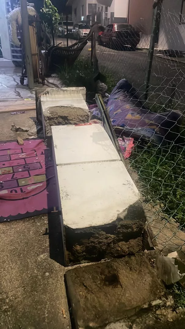 Ibu Tak Sangka, Tiang Pagar Rumah Sendiri Ragut Nyawa Anak 2 Tahun 19 Ibu Tak Sangka, Tiang Pagar Rumah Sendiri Ragut Nyawa Anak 2 Tahun