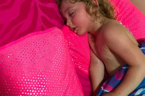 Anak Boleh Dapat Serangan Strok Haba Dalam Bilik Tidur, Ini 8 Cara Elak Yang Ibu Bapa Wajib Tahu!