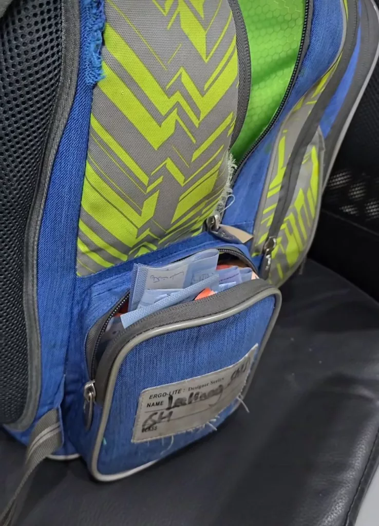 Mak Terkejut Jumpa Duit RM767 Dalam Beg Sekolah Anak, Rupanya Dah Setahun Simpan Duit Belanja! 10 Mak Terkejut Jumpa Duit RM767 Dalam Beg Sekolah Anak, Rupanya Dah Setahun Simpan Duit Belanja!