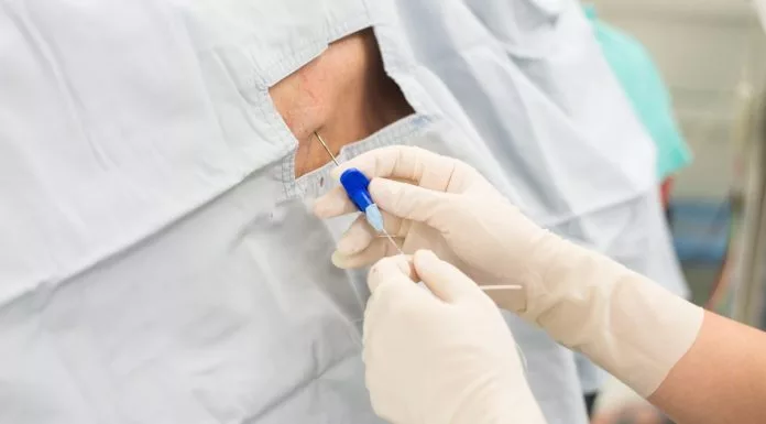 Trauma C-Section: Pengalaman Ngeri Ibu-Ibu Yang Buat Ramai Tersentak