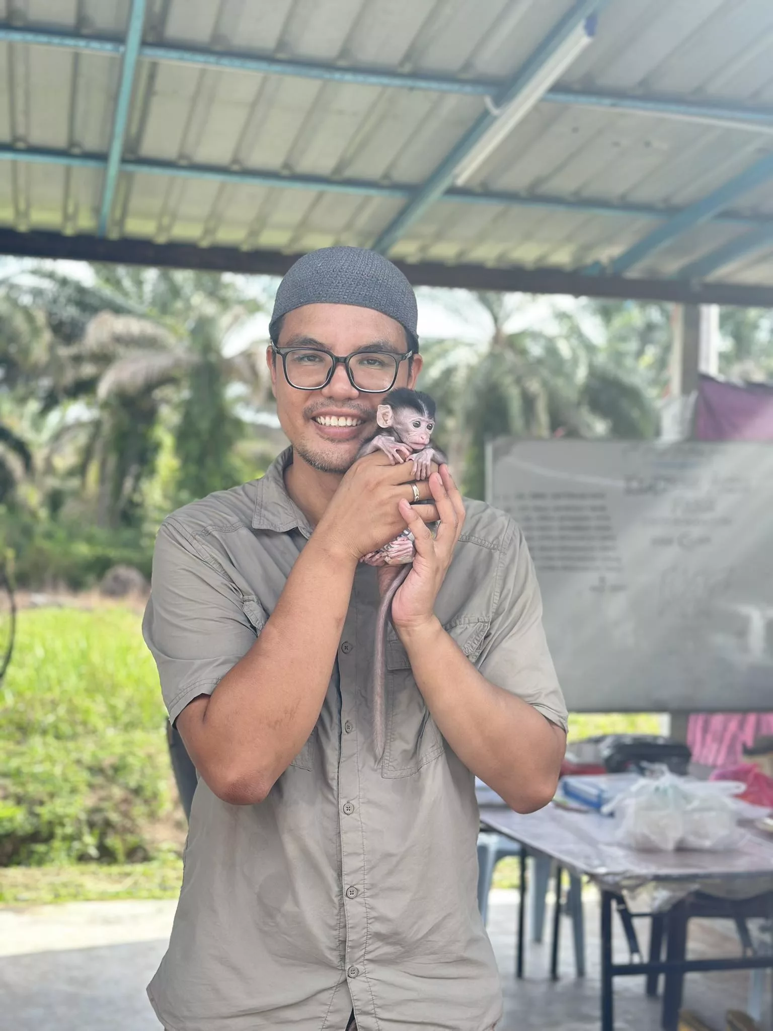 Budak 1 Tahun Tidur Bersama Landak Raya Jinak, Ramai Luah Terkejut!