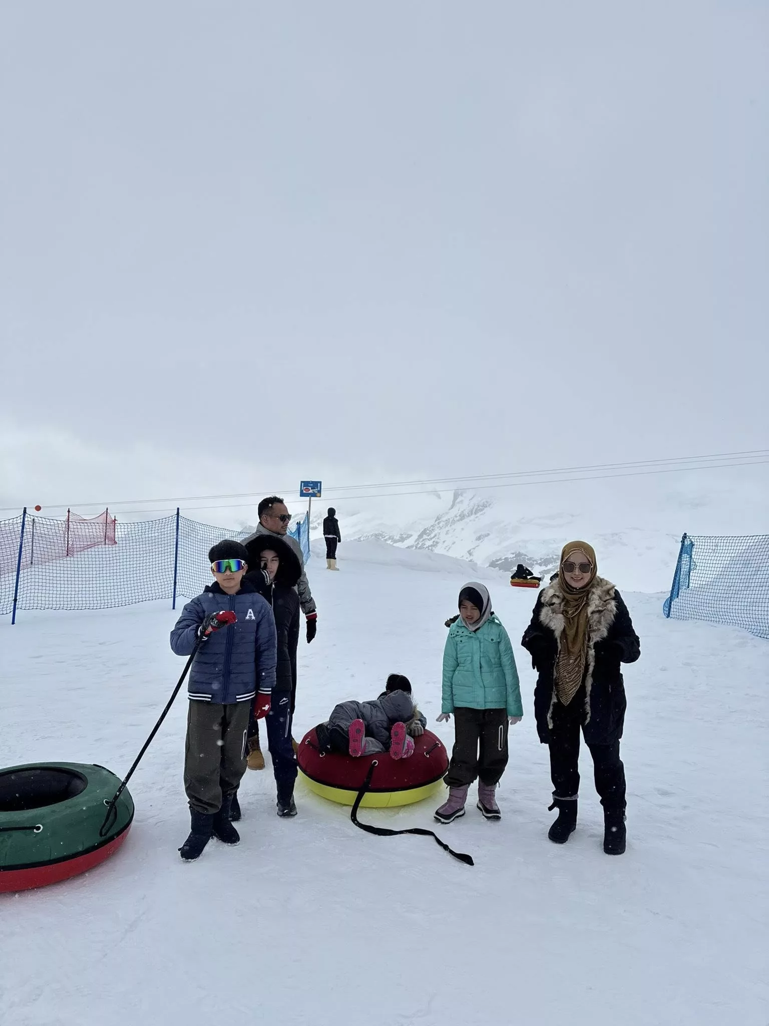 Helicopter Rescue: Detik Cemas Percutian Bertukar Trauma Bila Anak Pengsan Di Atas Salji Ketika Bercuti Di Switzerland