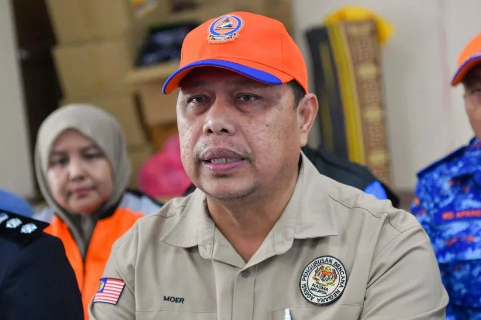 Amaran: Hujan Tak Berhenti, Ribut Tropika Senyar Memasuki Semenanjung Tengah Malam Ini, Bawa Hujan 300mm Sejam. Berada Dikawasan Selamat!