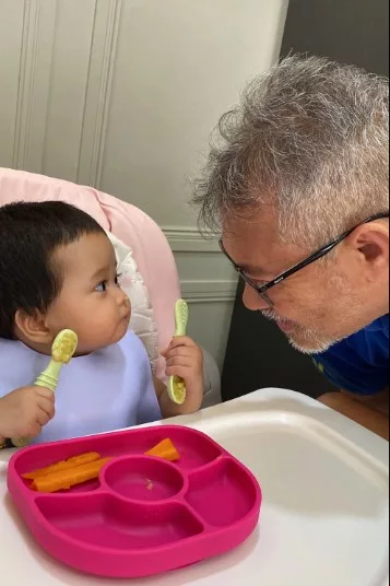 Dr Afifah Hidayah Kongsi Pengalaman Baby-Led Weaning, Anak Makan Sendiri Sejak Enam Bulan!