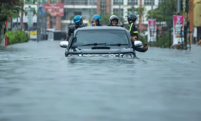 Amaran Hujan Lebat Berterusan: Ibu Ayah di Kelantan & Terengganu Perlu Lebih Berwaspada