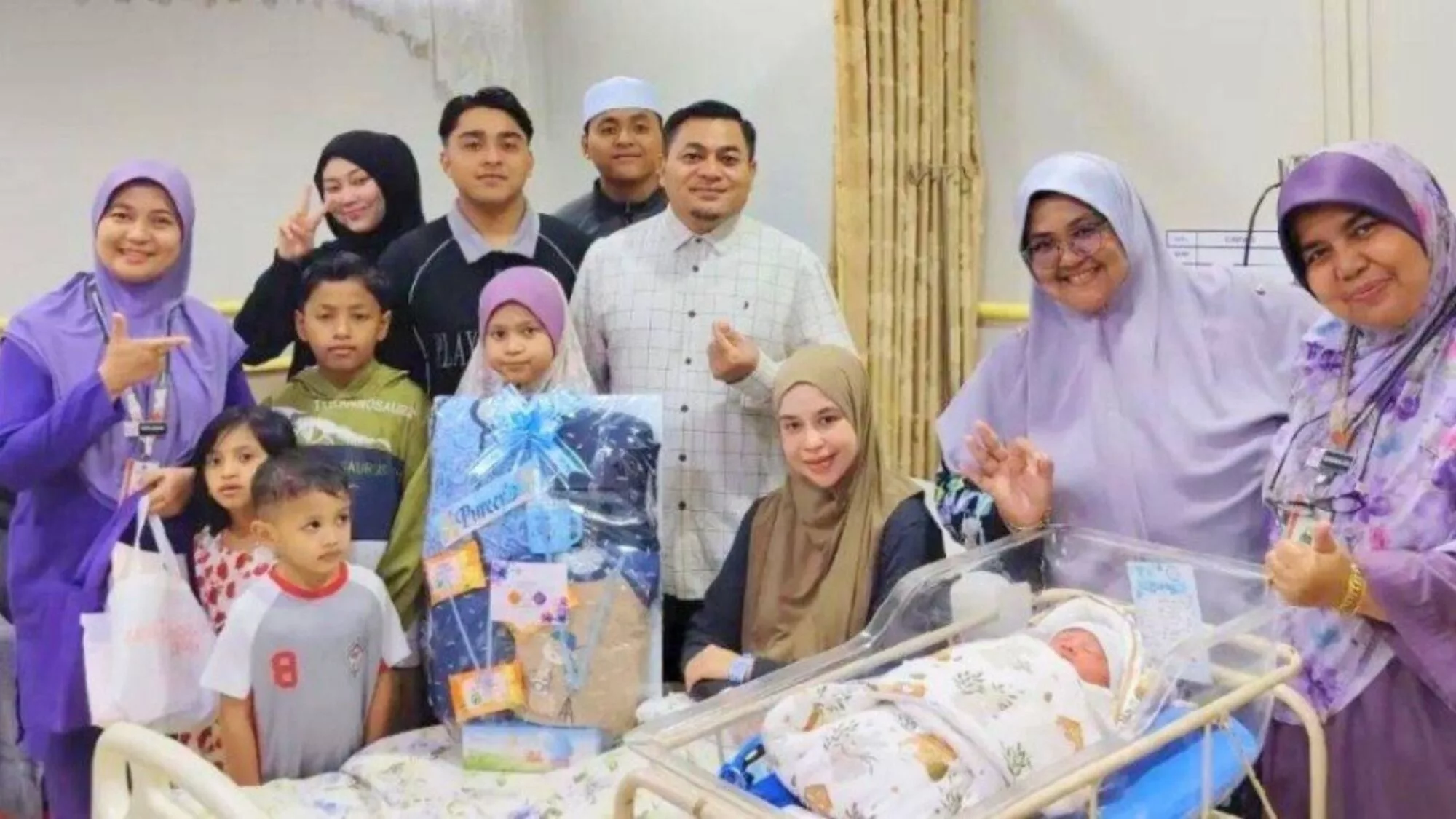 Anak Ke-13 Ustaz Shamsuri: Momen Menyentuh Hati Yang Buat Ramai Terharu