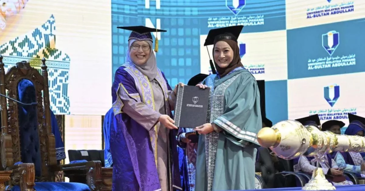 Yana Samsudin Hadiri Konvokesyen Dalam Pantang: Bukti Semangat Luar Biasa Seorang Ibu