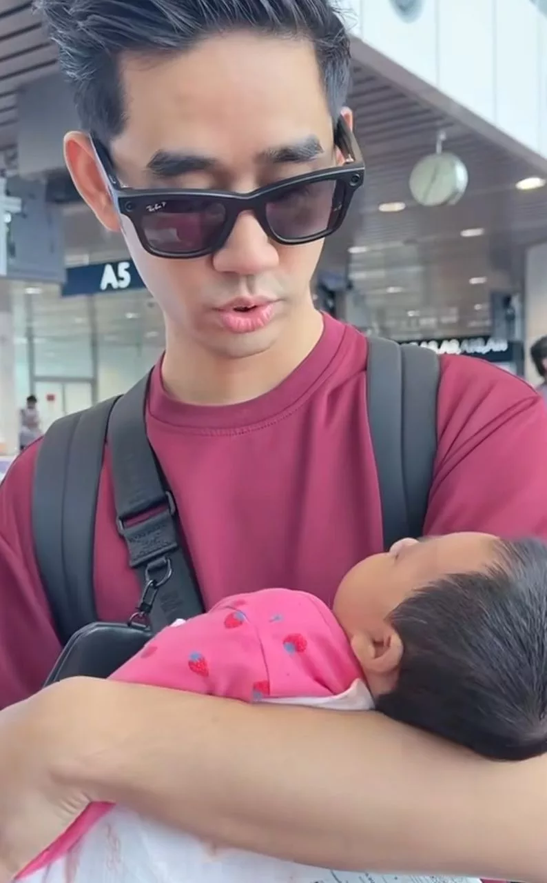 Aqil Zulkiflee Bawa Anak Baru Dua Bulan Pergi Bercuti, Raih Perhatian Warganet 7 Aqil Zulkiflee Bawa Anak Baru Dua Bulan Pergi Bercuti, Raih Perhatian Warganet