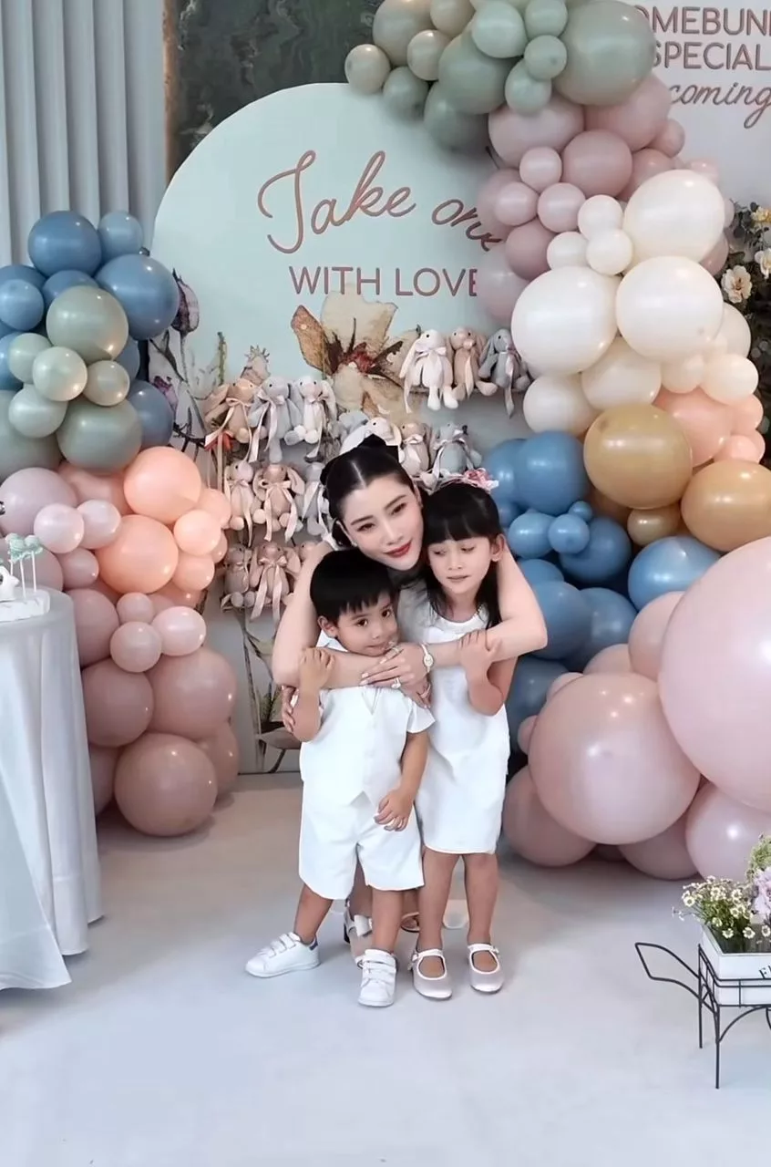 Fairy Garden Vibes: Rakam Momen Kehamilan Anak Ketiga, Anak Jutawan Chryseis Tan Raih Tumpuan