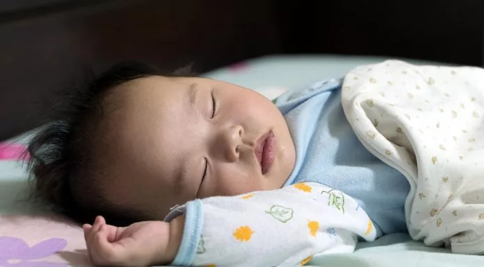 Macam Mana Nak Tahu Bayi Cukup Tidur? Ini Tanda-Tandanya Yang Mak Ayah Wajib Tahu!