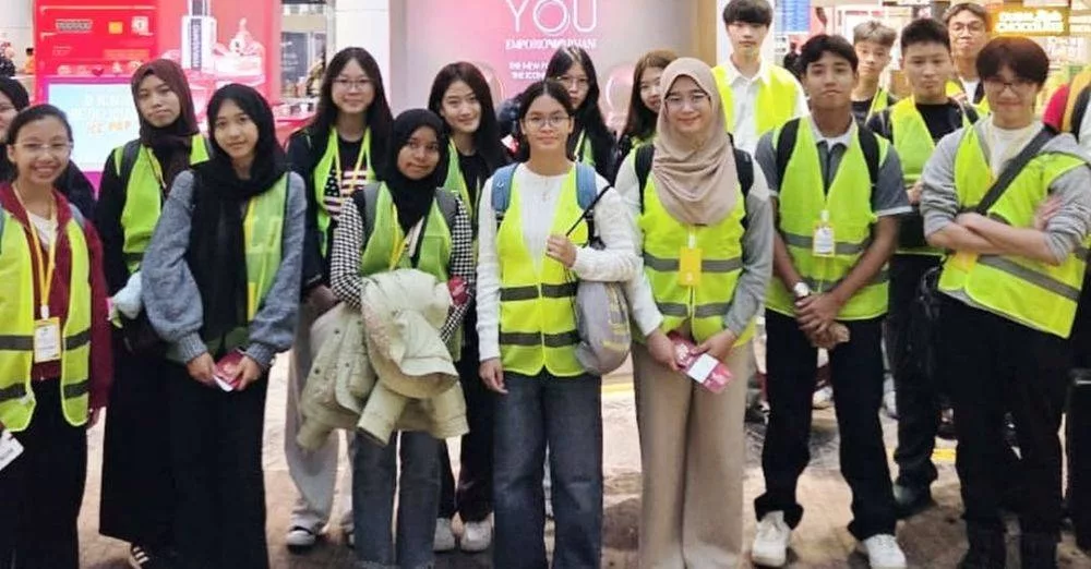 Sheikh Muszaphar Lepaskan Anak ke Universiti Oxford, Detik Bangga Penuh Sebak Seorang Ayah 6 Sheikh Muszaphar Lepaskan Anak ke Universiti Oxford, Detik Bangga Penuh Sebak Seorang Ayah