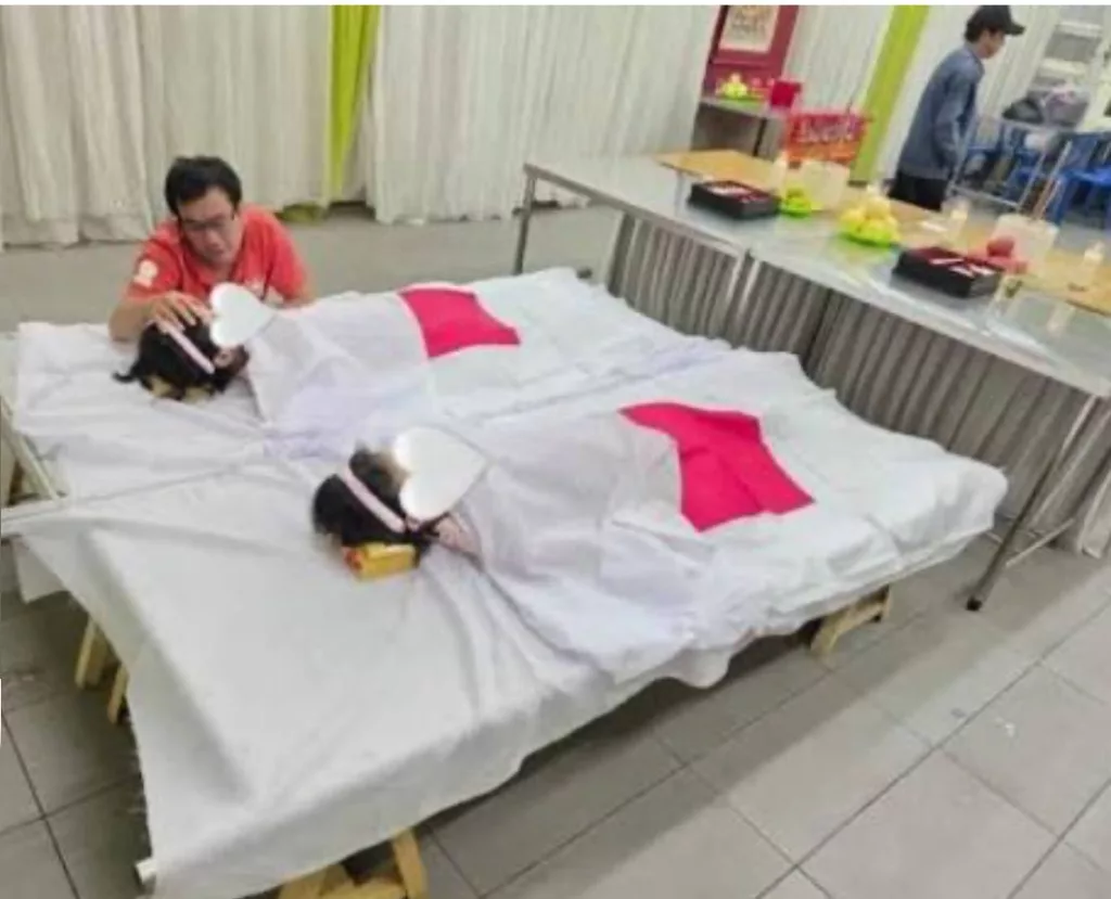 Percutian Bertukar Tragedi, Dua Beradik Kembar Ditemui Lemas Di Kolam Renang