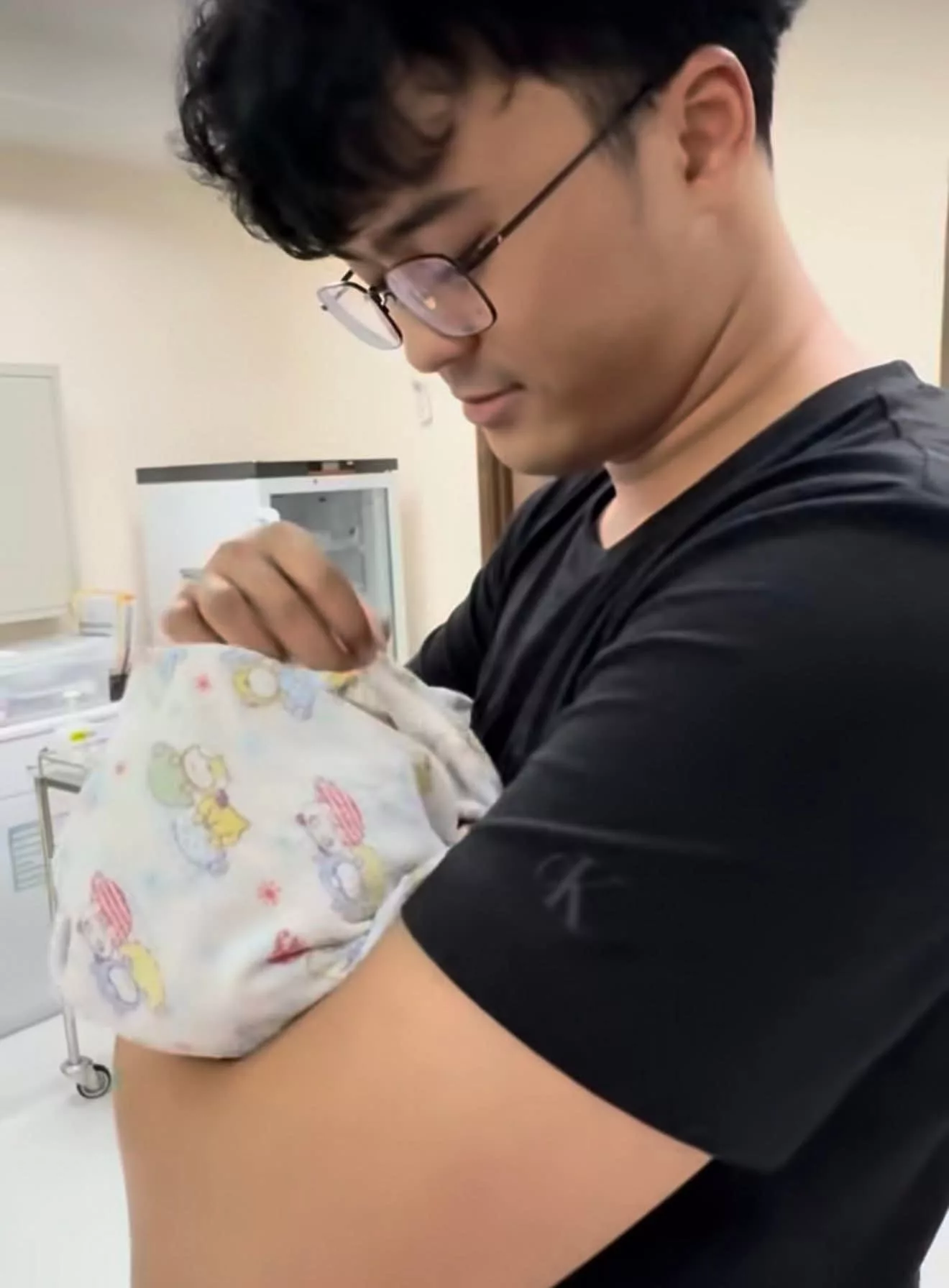 Berita Gembira Anak Kedua Syasya Rizal: Detik Menyentuh & Momen Penuh Syukur 6 Berita Gembira Anak Kedua Syasya Rizal: Detik Menyentuh & Momen Penuh Syukur