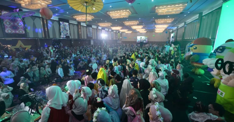 AKE Grand Ihtifal & Concert 2025 Gegarkan IDCC Shah Alam, Detik Penuh Emosi Buat Ibu Ayah