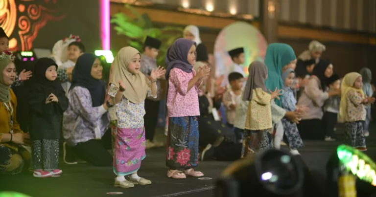 AKE Grand Ihtifal & Concert 2025 Gegarkan IDCC Shah Alam, Detik Penuh Emosi Buat Ibu Ayah