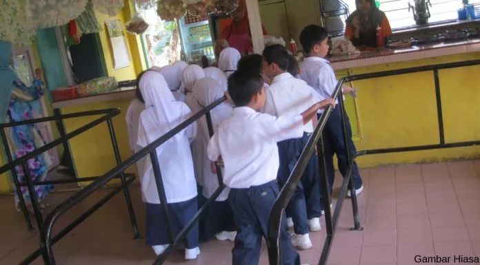 Masuk Darjah 1: Survival Kit Penting Untuk Anak Lebih Yakin & Bersedia 8 Masuk Darjah 1: Survival Kit Penting Untuk Anak Lebih Yakin & Bersedia