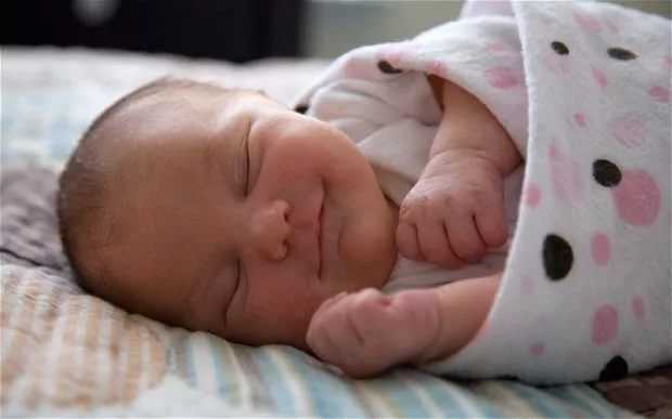 Hip Dysplasia & SIDS: Risiko Bahaya Akibat Silap Bedung Bayi Yang Ramai Ibu Bapa Tak Sedar