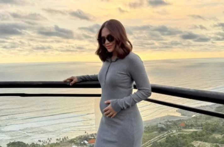 Indah Ruhaila Hamil Anak Pertama Selepas Lapan Tahun Menunggu
