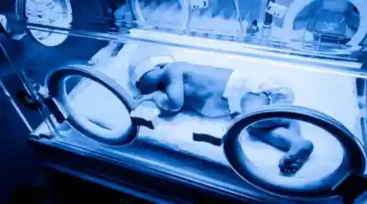Fototerapi Di Rumah: Risiko Bahaya Kepada Bayi Yang Ramai Tak Sedar