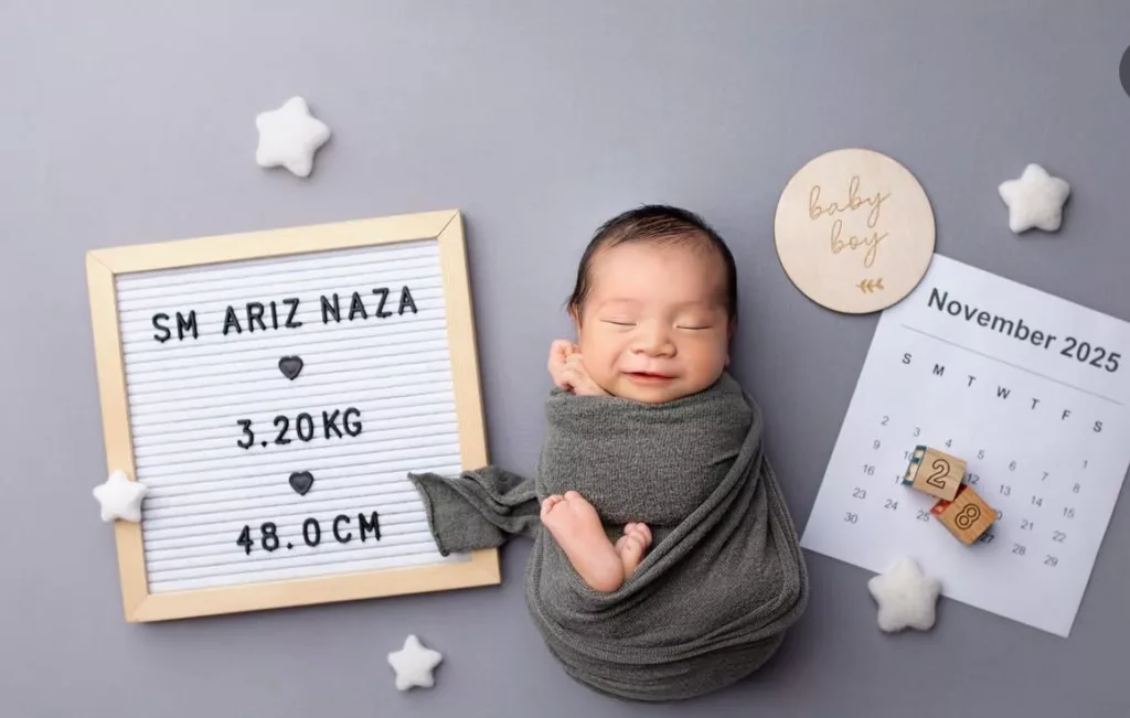 Chrystan Dedah Wajah Anak Ketiga, Detik Penuh Emosi Lengkapkan Bahagia Keluarga 9 Chrystan Dedah Wajah Anak Ketiga, Detik Penuh Emosi Lengkapkan Bahagia Keluarga