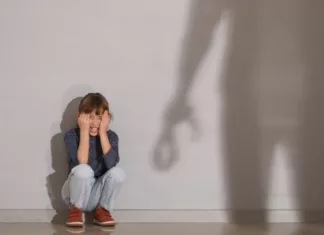 Dera Anak Kerana Alat Solek: Hukuman Penjara & Peringatan Pahit Buat Ibu Bapa