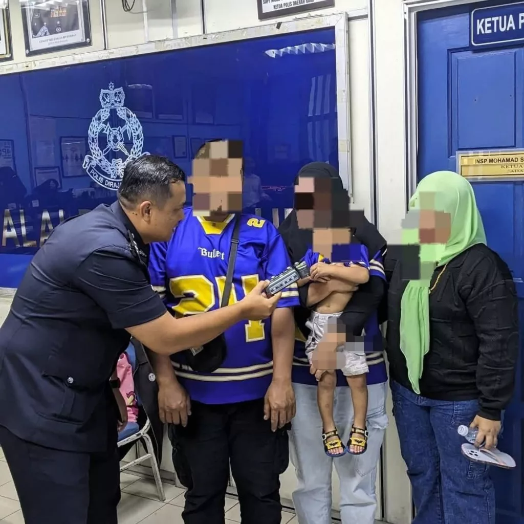 Kanak-Kanak 2 Tahun Tertinggal Di Restoran Selepas Makan Bersama Keluarga