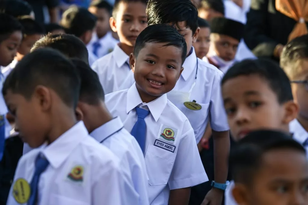 Pemakaian Tali Leher Sekolah Tidak Lagi Wajib, Keputusan KPM Legakan Ibu Bapa
