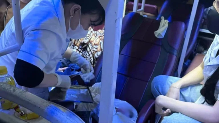 Detik Cemas Dalam Bas, Wanita Hamil Kembar Selamat Bersalin