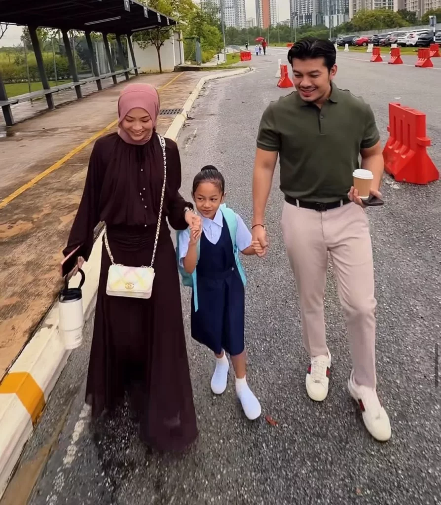 Aina & Hafiz Pilih SJKC Untuk Anak Sulung, Rupanya Ini Sebab Buat Keputusan Begitu 6 Aina & Hafiz Pilih SJKC Untuk Anak Sulung, Rupanya Ini Sebab Buat Keputusan Begitu