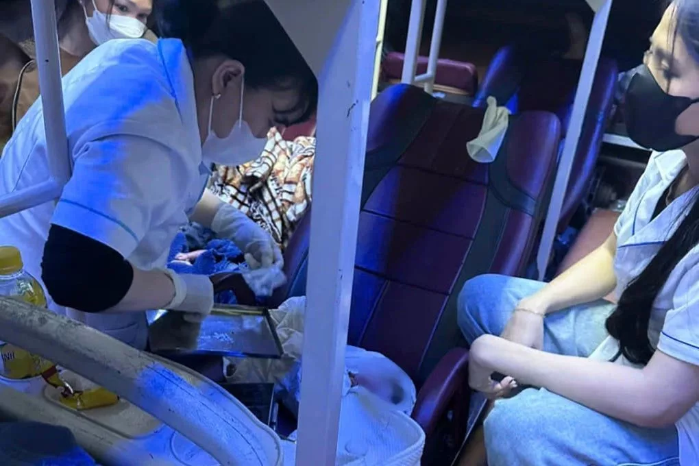 Detik Cemas Dalam Bas, Wanita Hamil Kembar Selamat Bersalin 5 Detik Cemas Dalam Bas, Wanita Hamil Kembar Selamat Bersalin