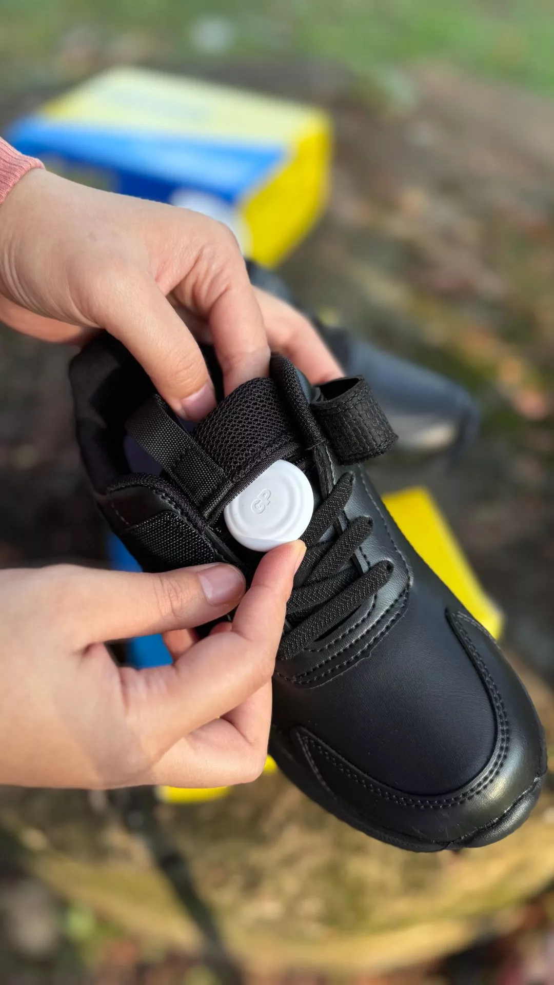 ABARO Diiktiraf Malaysia Book of Records, Bukti Inovasi Kasut Sekolah Tempatan