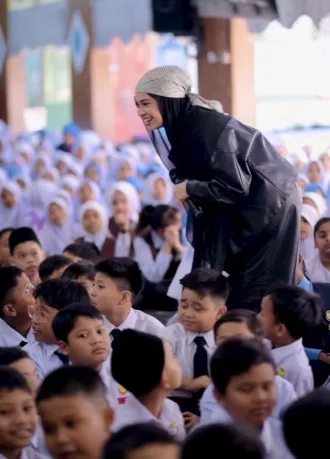 Nabila Razali Sebar Aura Positif di Sekolah Dengan Lagu Terbaru Sarat Nilai Murni 7 Nabila Razali Sebar Aura Positif di Sekolah Dengan Lagu Terbaru Sarat Nilai Murni