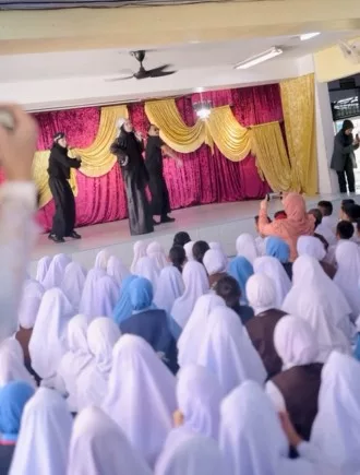 Nabila Razali Sebar Aura Positif di Sekolah Dengan Lagu Terbaru Sarat Nilai Murni 6 Nabila Razali Sebar Aura Positif di Sekolah Dengan Lagu Terbaru Sarat Nilai Murni