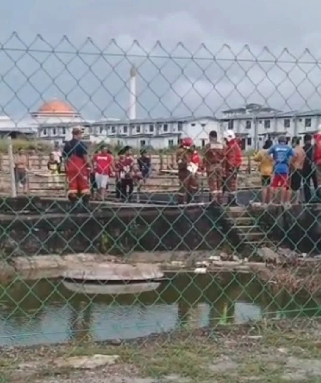 Tragedi Meruntun Jiwa, Tiga Kanak-Kanak Lemas Di Kolam Kumbahan!