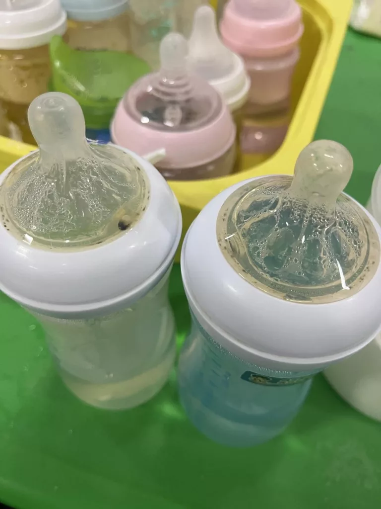 Botol Susu Anak Penuh Kerak & Keladak, Guru Taska Tampil Kongsi Realiti Mengejutkan