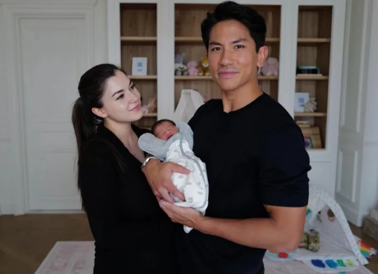 Putera Mateen & Anisha Dedah Wajah Puteri Sulung, Comelnya Baby Zahra!