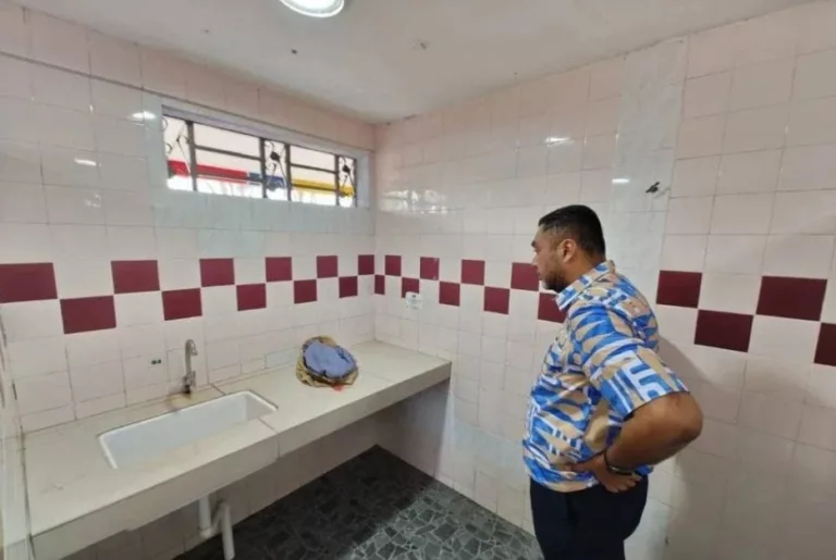 Mayat Bayi Perempuan Cukup Sifat Ditemui Dalam Tandas Awam!