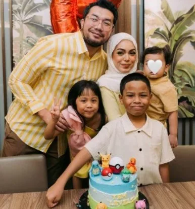 Nad Zainal Umum Hamil Anak Keempat, "Saya Tak Buncit, Saya Hamil" 8 Nad Zainal Umum Hamil Anak Keempat, “Saya Tak Buncit, Saya Hamil”