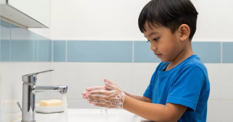 Sabun Antibakteria vs Sabun Biasa, Berbaloi Untuk Anak Atau Rosakkan Kulit? 8 Sabun Antibakteria vs Sabun Biasa, Berbaloi Untuk Anak Atau Rosakkan Kulit?