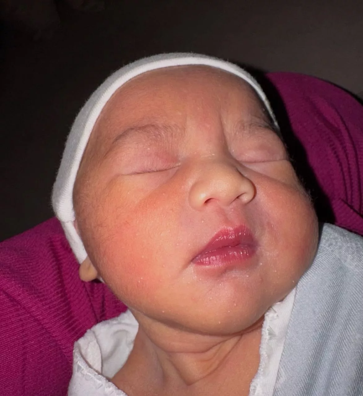 Syifa Melvin Kongsi Wajah Anak Kedua, Cantik Betul Kening Suci Suleiman