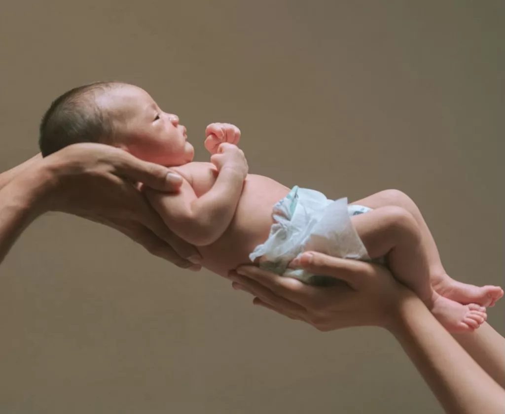 Syifa Melvin Kongsi Wajah Anak Kedua, Cantik Betul Kening Suci Suleiman