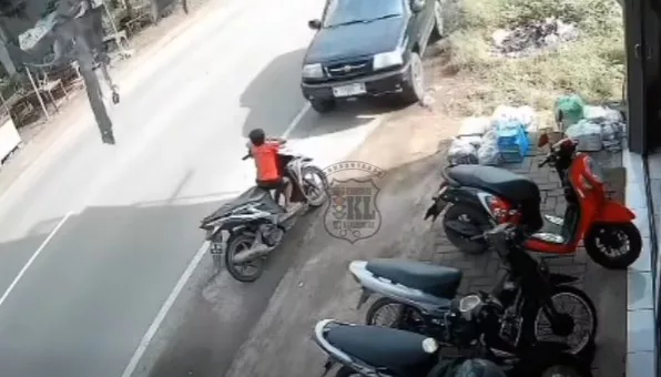 Anak Maut Dirempuh Pacuan Empat Roda, Ditinggal Seketika Atas Motosikal