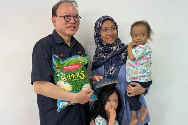 Anak Usia 3 Tahun Derita Sindrom Alagille, Ibu Rayu Bantuan. “Seorang Hulur RM1 Pun Saya Bersyukur” 7 Anak Usia 3 Tahun Derita Sindrom Alagille, Ibu Rayu Bantuan. “Seorang Hulur RM1 Pun Saya Bersyukur”