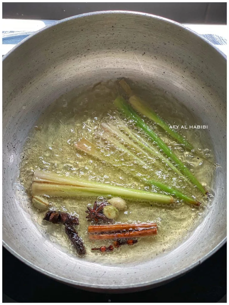 Mak-Mak Pening Kepala Nak Masak Untuk Anak? Cuba Resipi Gulai Kerutuk Ayam Ini, Confirm Semua Makan Berselera! 19 Mak-Mak Pening Kepala Nak Masak Untuk Anak? Cuba Resipi Gulai Kerutuk Ayam Ini, Confirm Semua Makan Berselera!